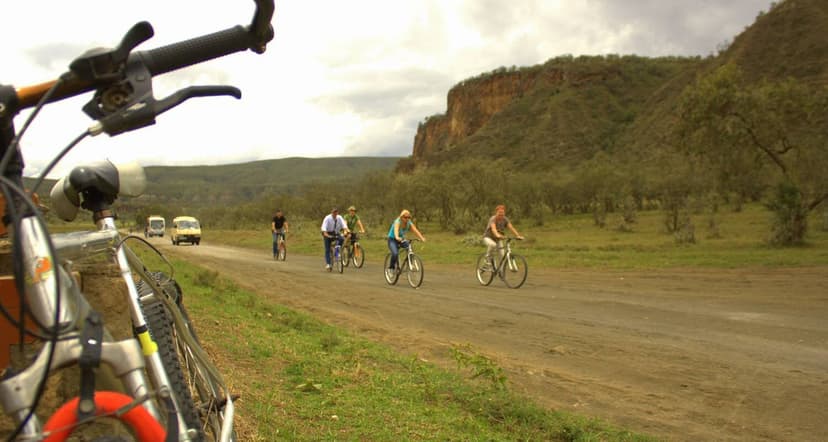 Cyclists among the cliffs and wildlife of Hell's Gate