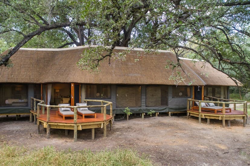 Camp Moremi luxury camp
