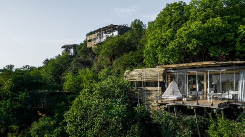 Romantic riverside safari suite in the Greater Kruger