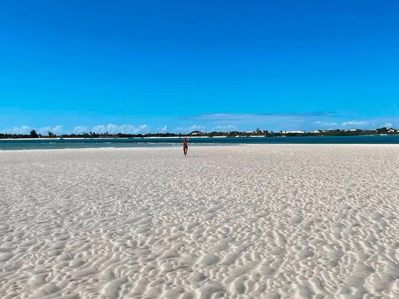 Sussurro — pristine white sandbar