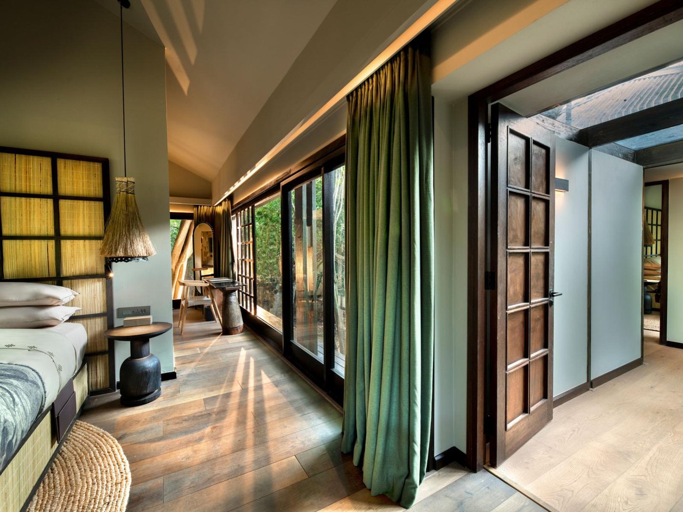 &Beyond Phinda Vlei Lodge — Intimate suites on the sand forest edge