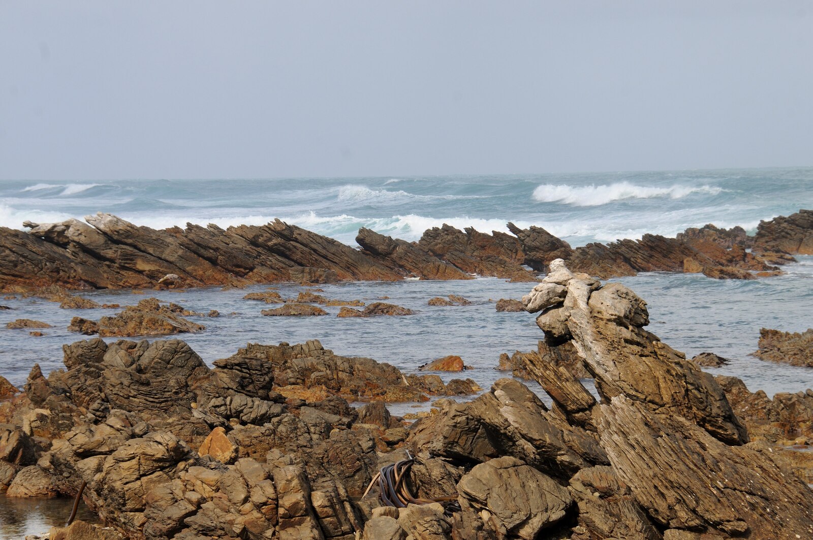 Folded quartzite rock along the Agulhas shoreline