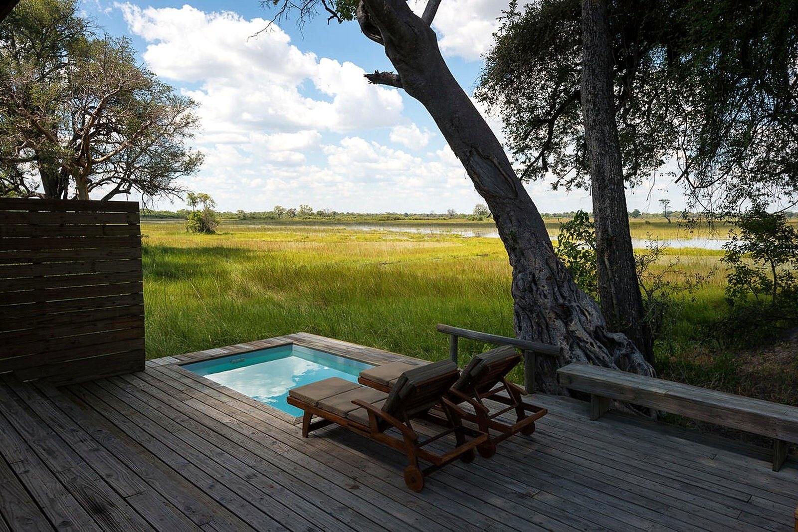 Vumbura Plains plunge pool and raised deck overlooking the northern Okavango Delta