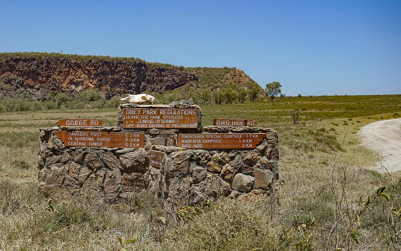 Towering red cliffs of Hell's Gate National Park