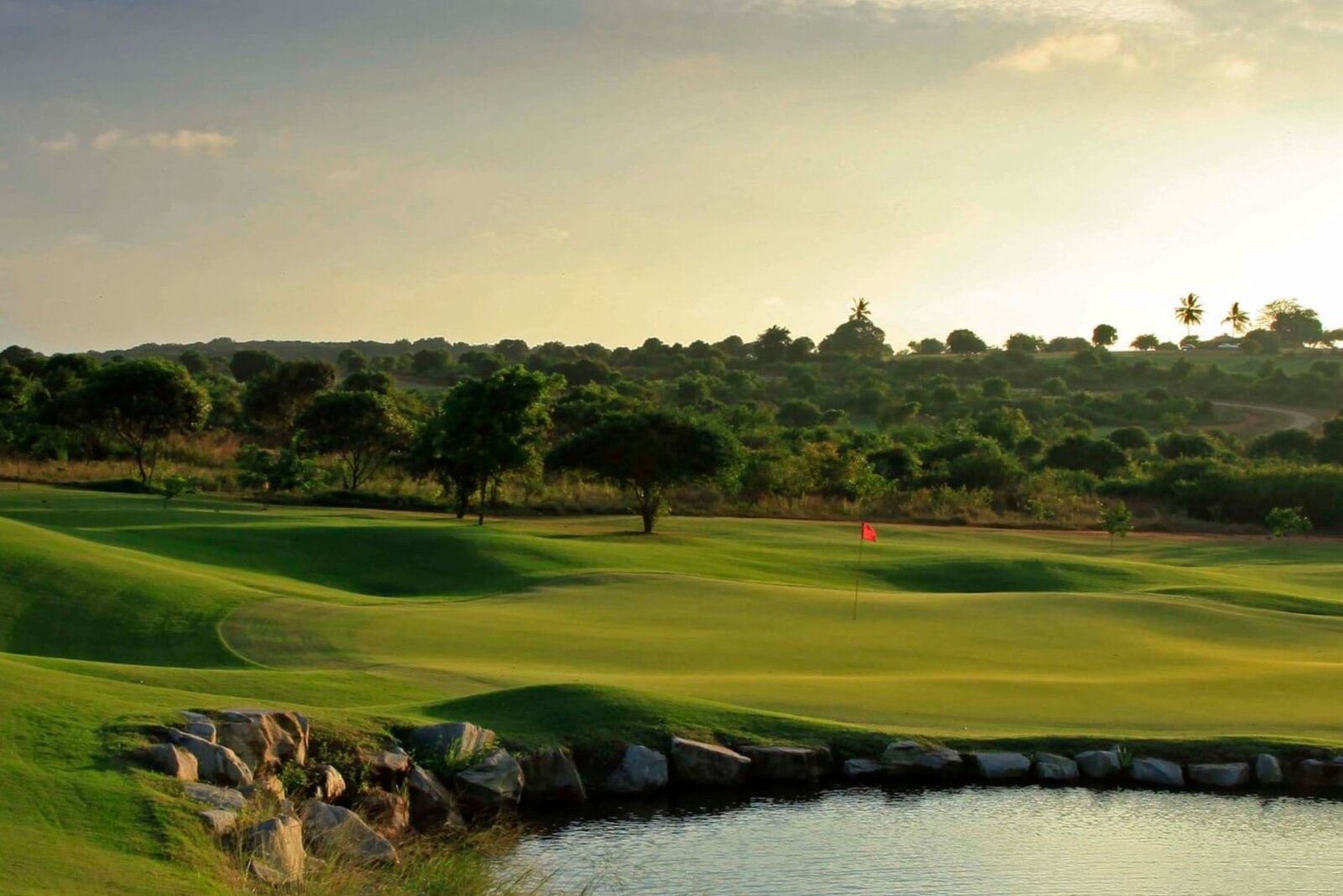 The signature 16th hole at Vipingo Ridge above the Indian Ocean