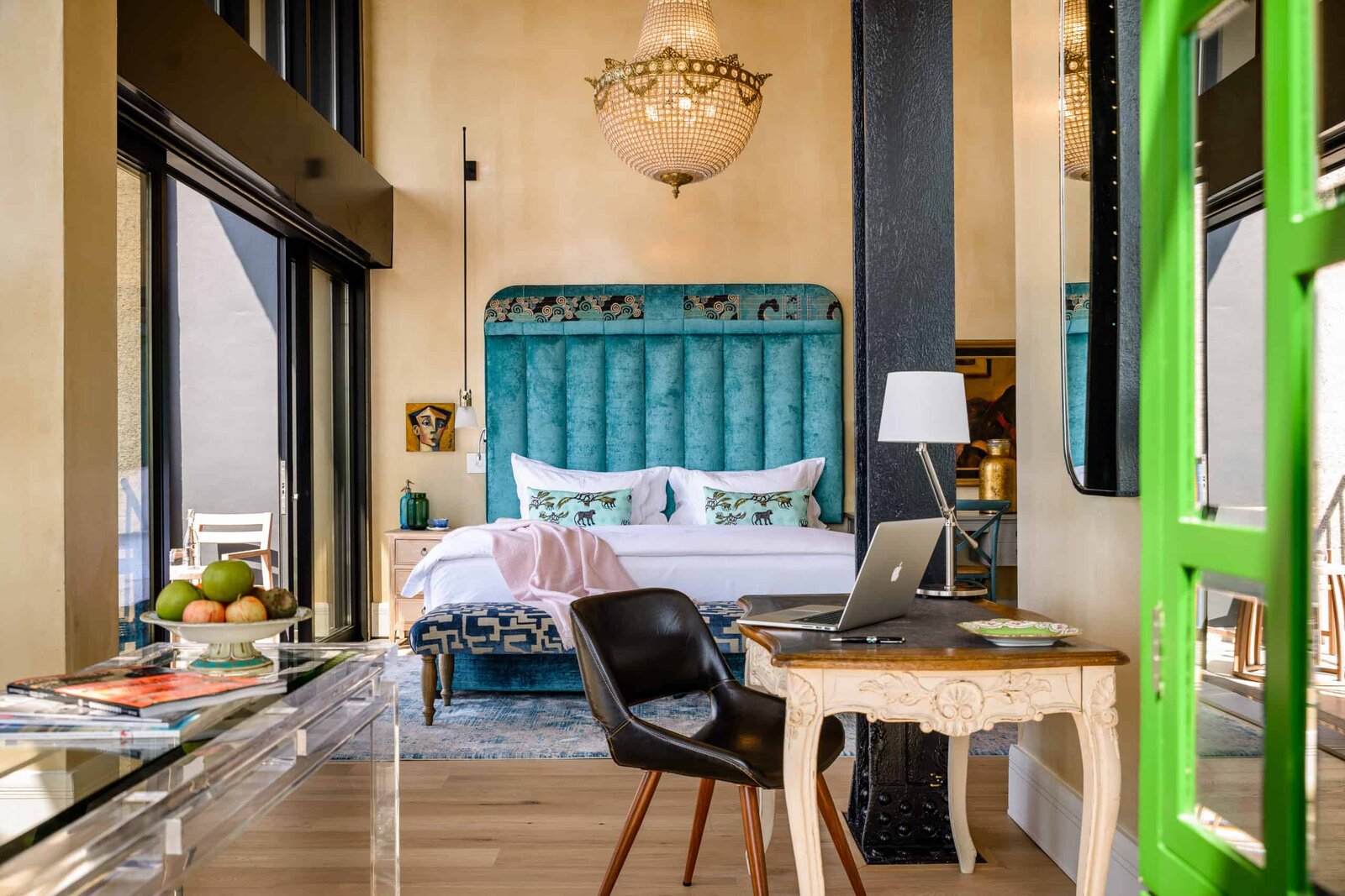 Luxury boutique hotel suite in Cape Town for a honeymoon