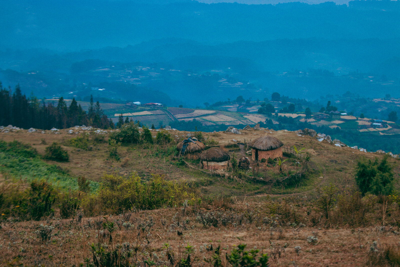 Nyakazu Fault escarpment viewpoint over the Kumoso plain, Rutana Burundi