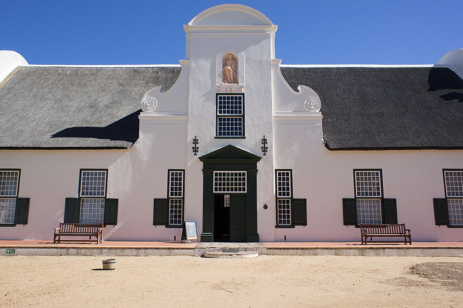 Historic Cape Dutch wine estate in the Constantia valley