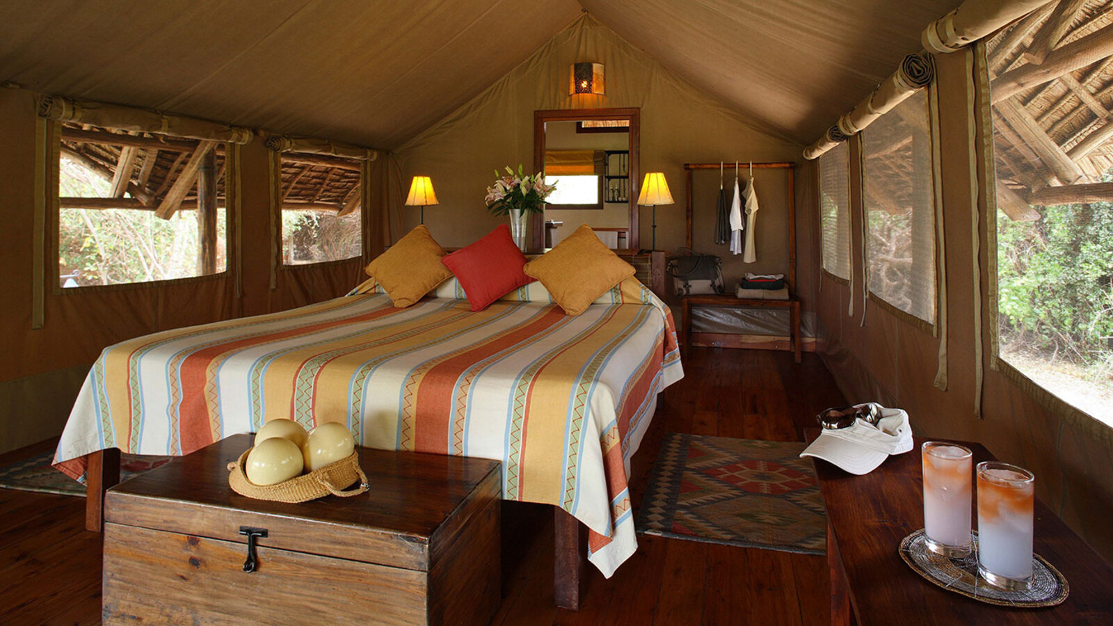 Tortilis Camp tent en suite bathroom with hot shower
