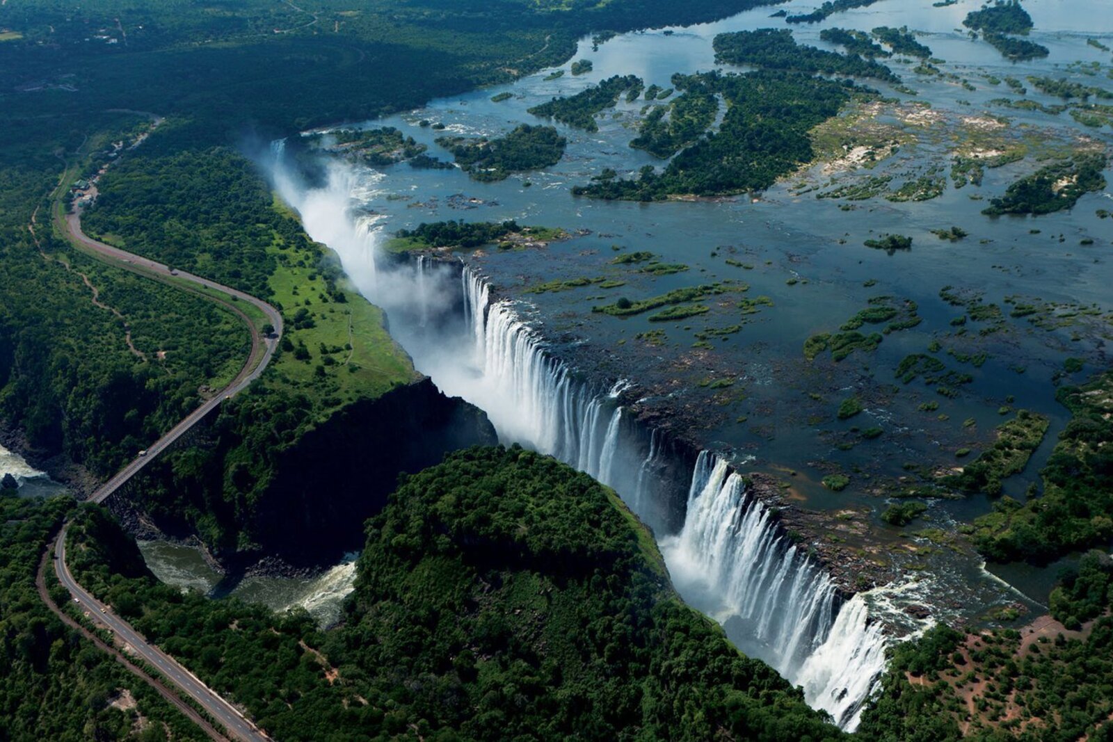 Victoria Falls in full flow on a Southern Africa trifecta safari package