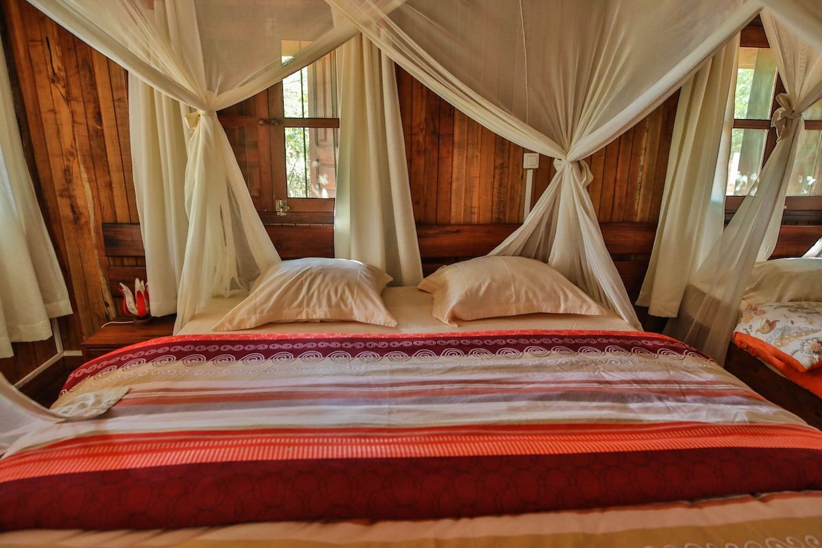 Guest room interior at Olympe du Bemaraha, Bekopaka
