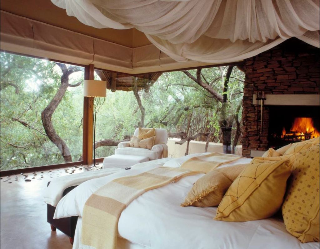 Sanctuary Makanyane suite in riverine forest, Madikwe