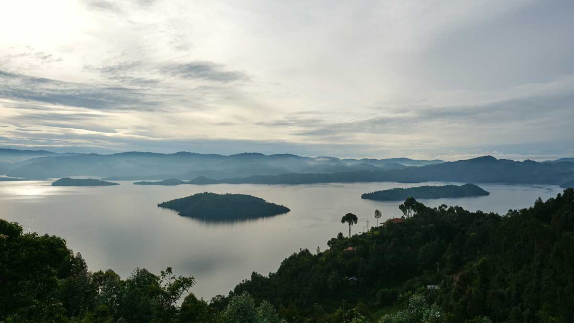 Virunga Lodge with panoramic twin lakes and Virunga volcanic chain