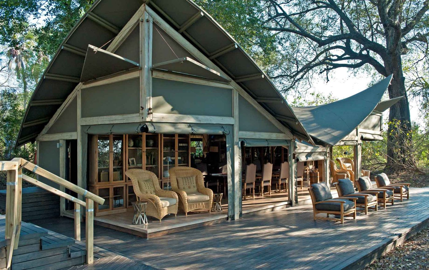 Abu Camp — lodge setting in the wild