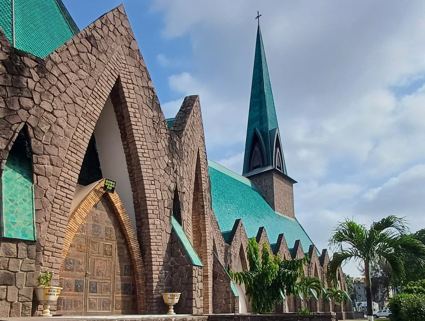 Basilique Sainte-Anne du Congo modernist green-tiled architecture