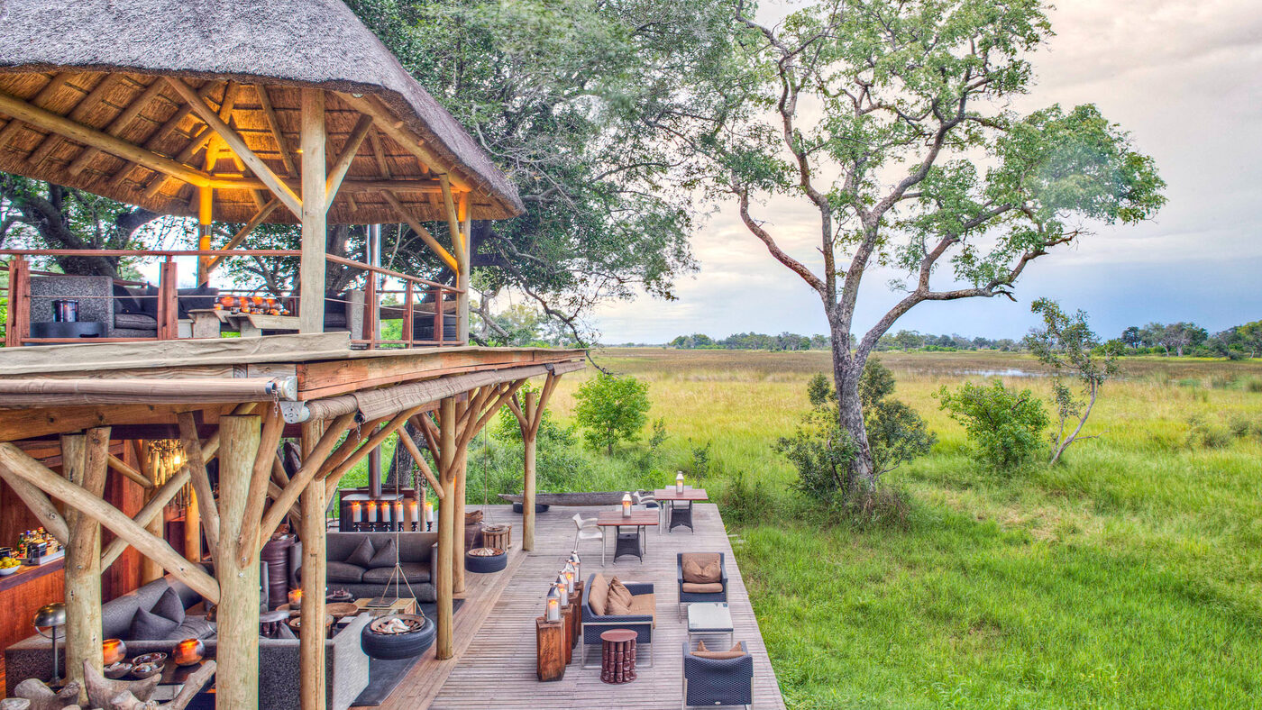 DumaTau deck &mdash; lagoon frontage in the heart of the Linyanti