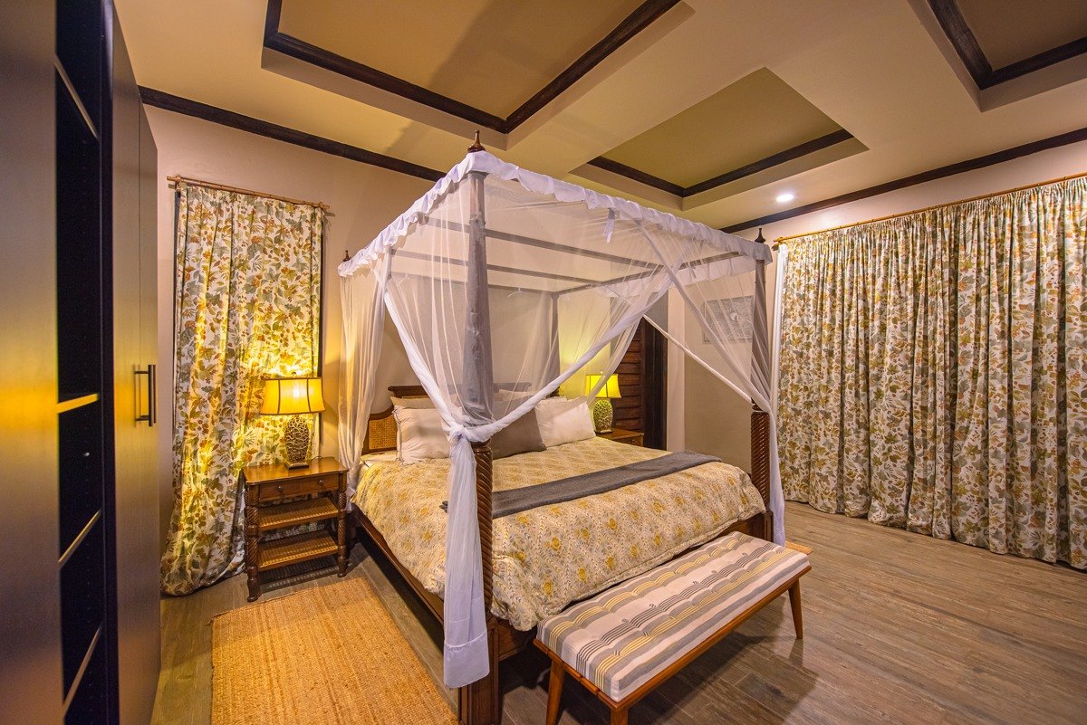 Five Volcanoes Boutique Hotel lounge and dining area
