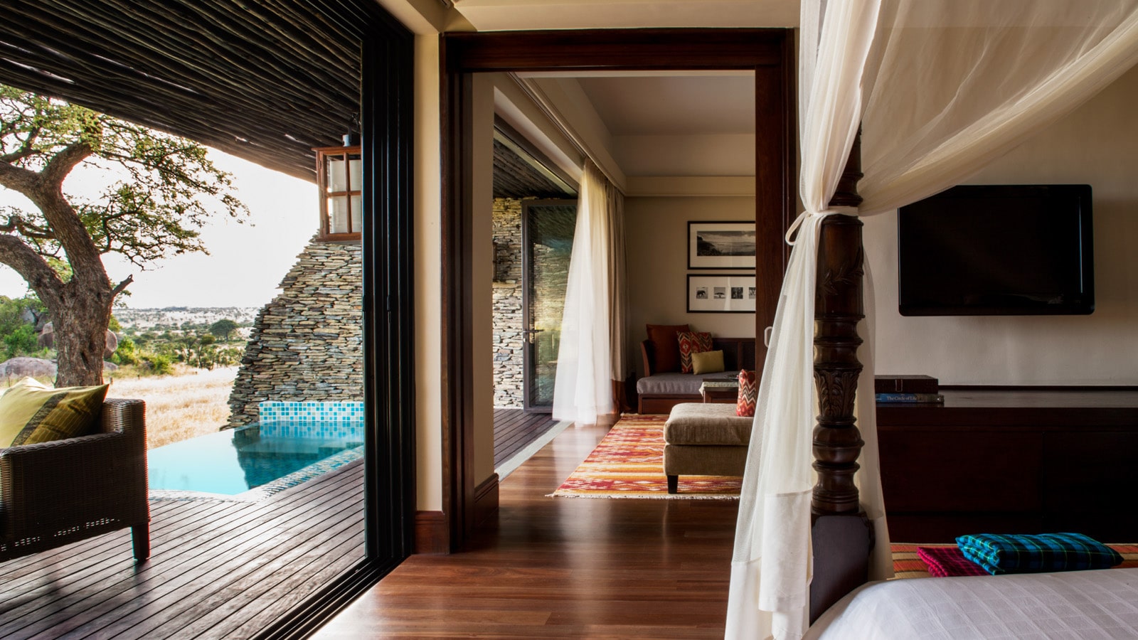 Four Seasons Serengeti — lounge and living space