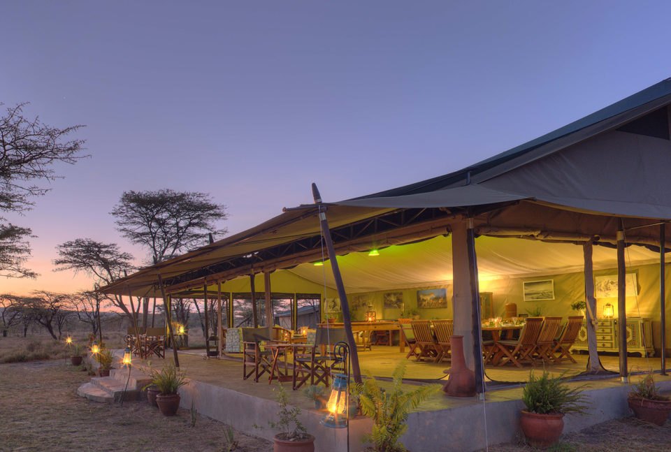 Kicheche Camps — plunge pool and lounge area