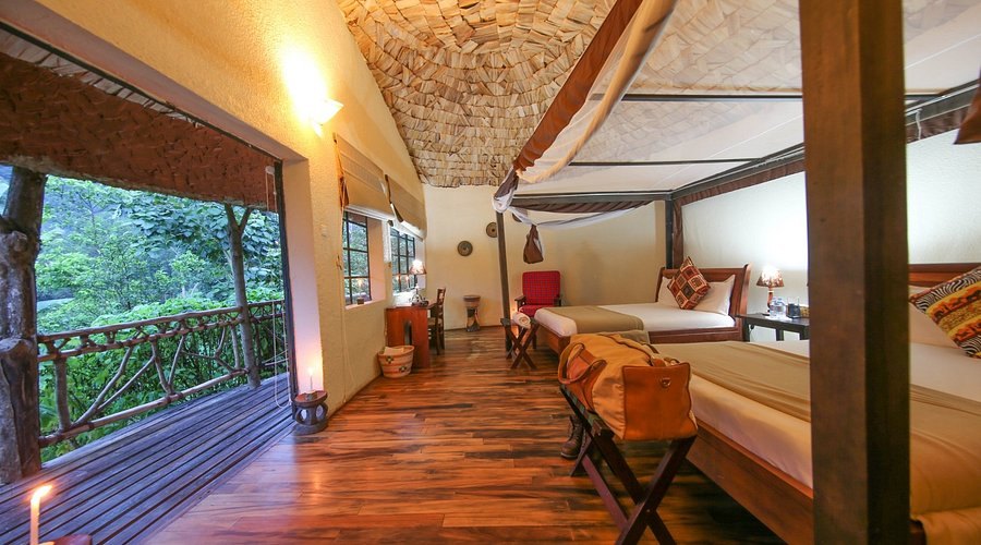 Mahogany Springs — lodge setting in the wild