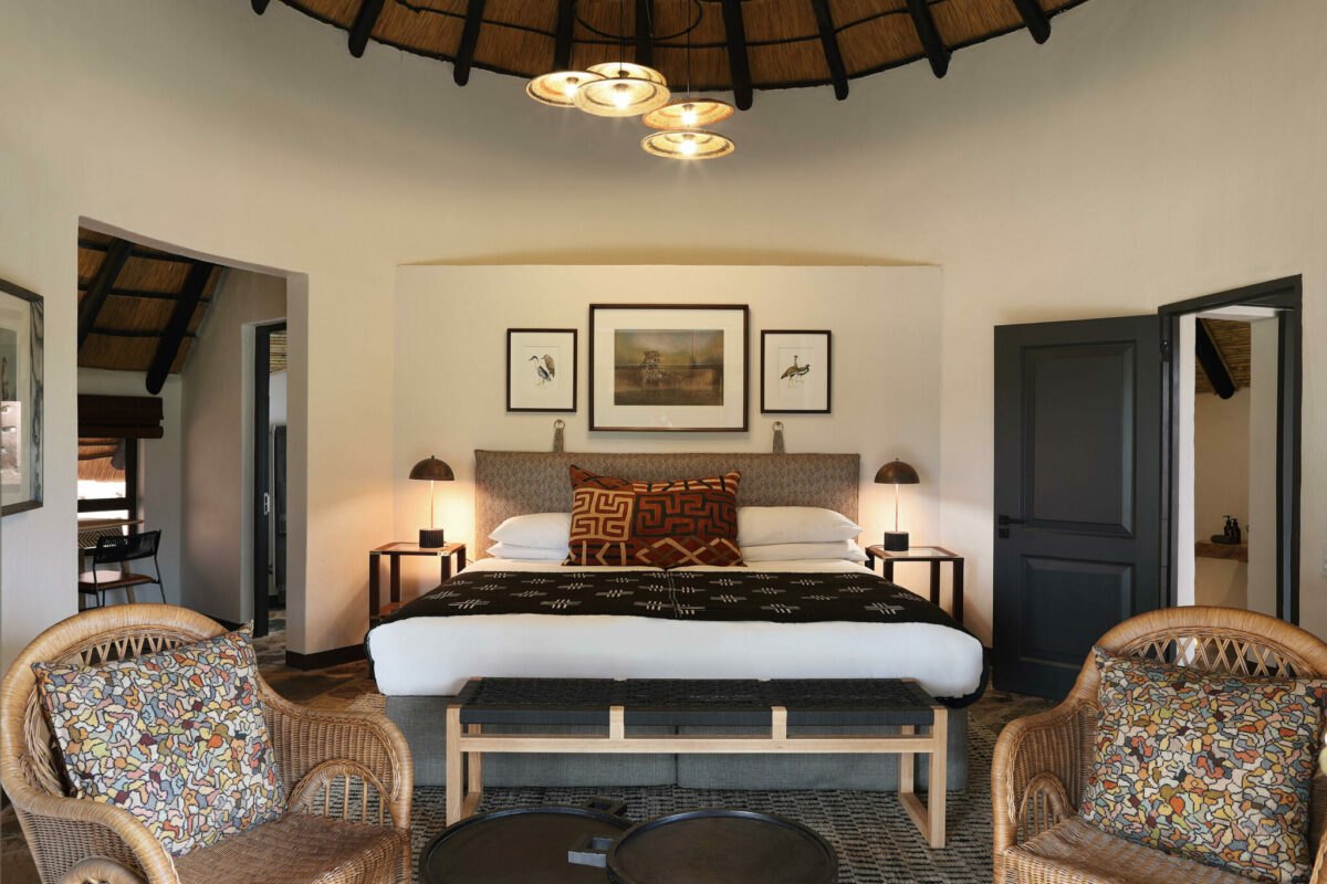 MalaMala — plunge pool and lounge area