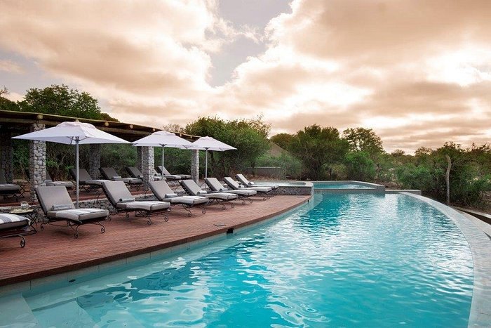 Dining and living area at Ngala Safari Lodge, greater Kruger