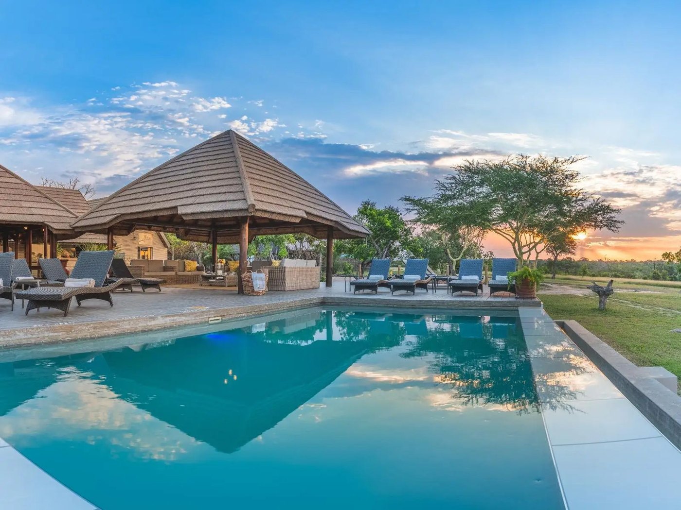 Nkorho Bush Lodge elevated thatched suite in the Sabi Sands