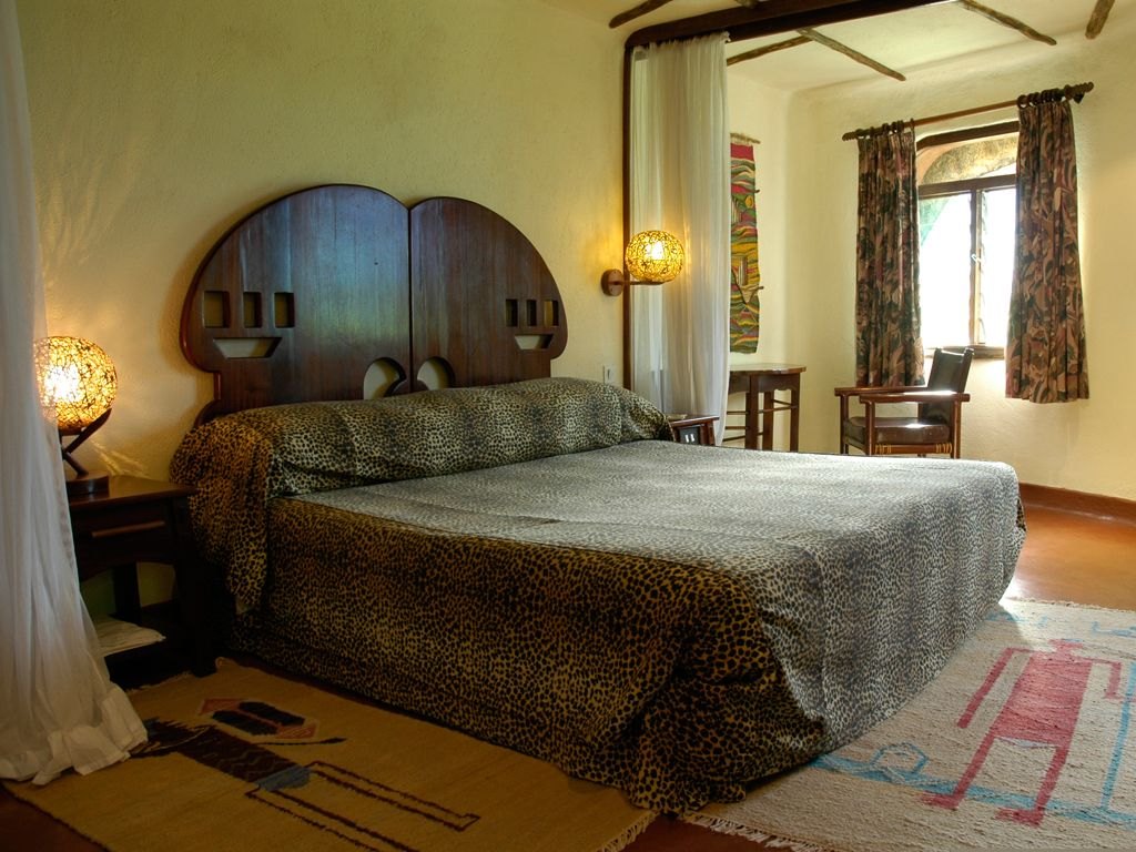 Serengeti Serena — plunge pool and lounge area