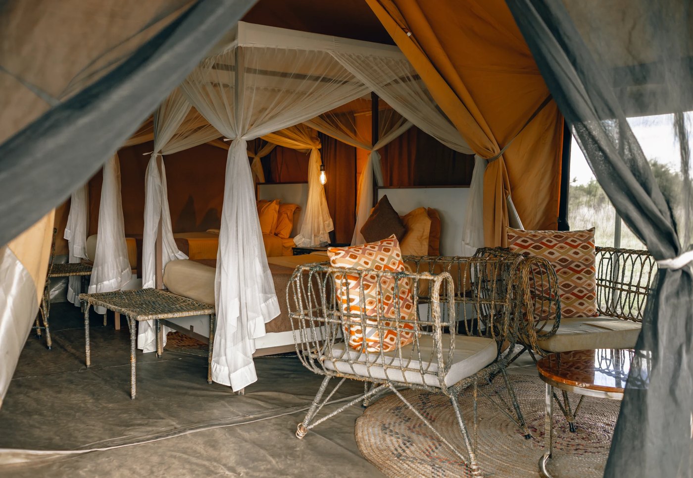 Luxury tented camp on the Serengeti plains
