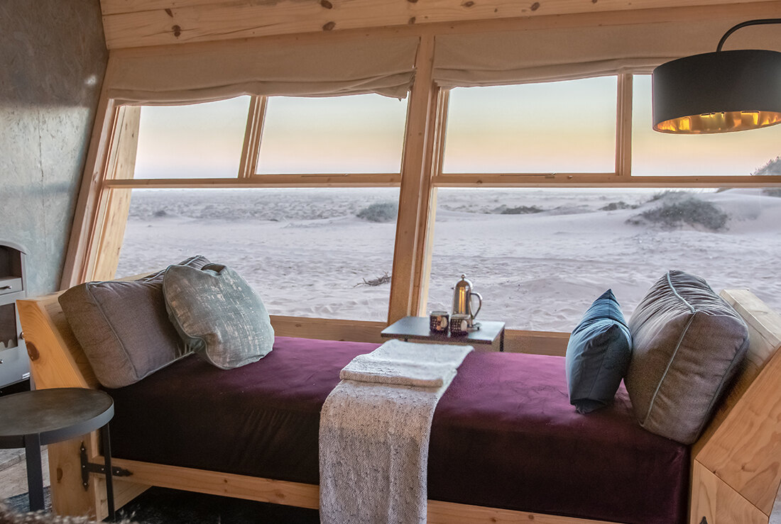 Shipwreck Lodge — plunge pool and lounge area