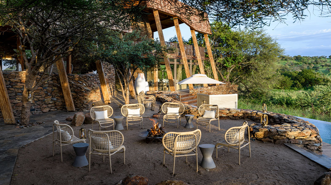 Singita Faru Faru gourmet dining setup