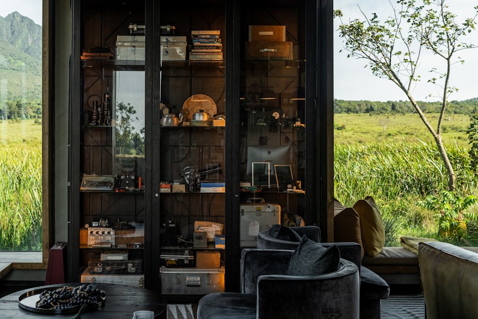 Singita Kwitonda Lodge — lodge setting in the wild