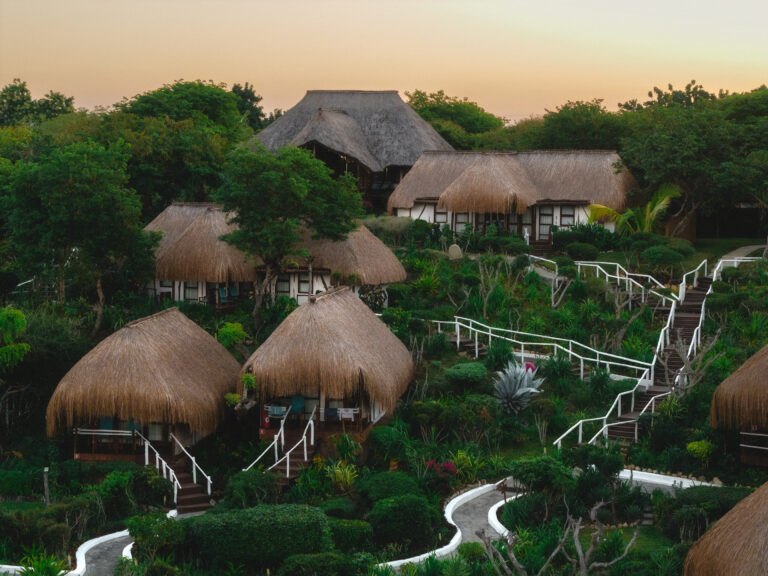 Vilanculos Beach Lodge — lodge setting in the wild