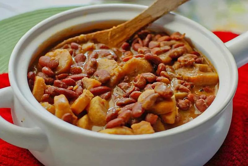 Burundian platter with beans and plantain