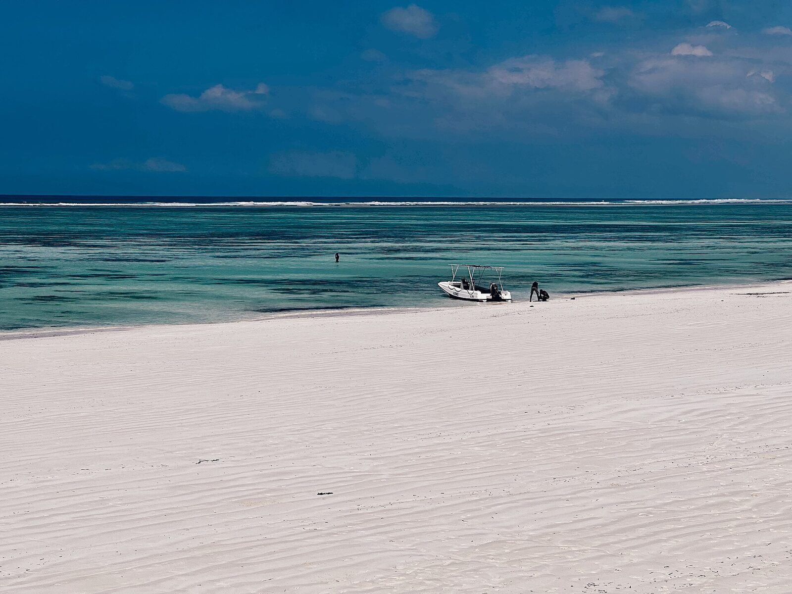 Powder-white sand and turquoise lagoon at Matemwe, Zanzibar